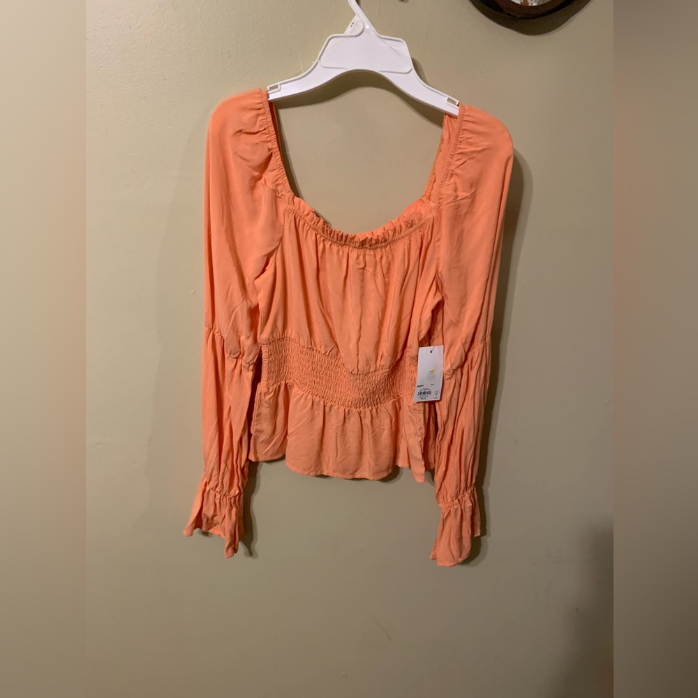 NWT Beautiful Coral peplum long sleeves top